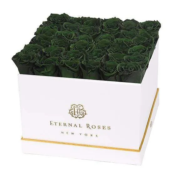 Eternal Roses® Lennox Grand Gift Box White in Wintergreen