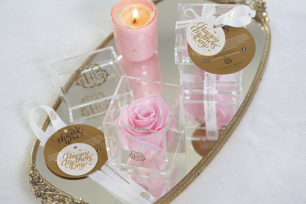 Image showing the Madison single pink rose gift box.