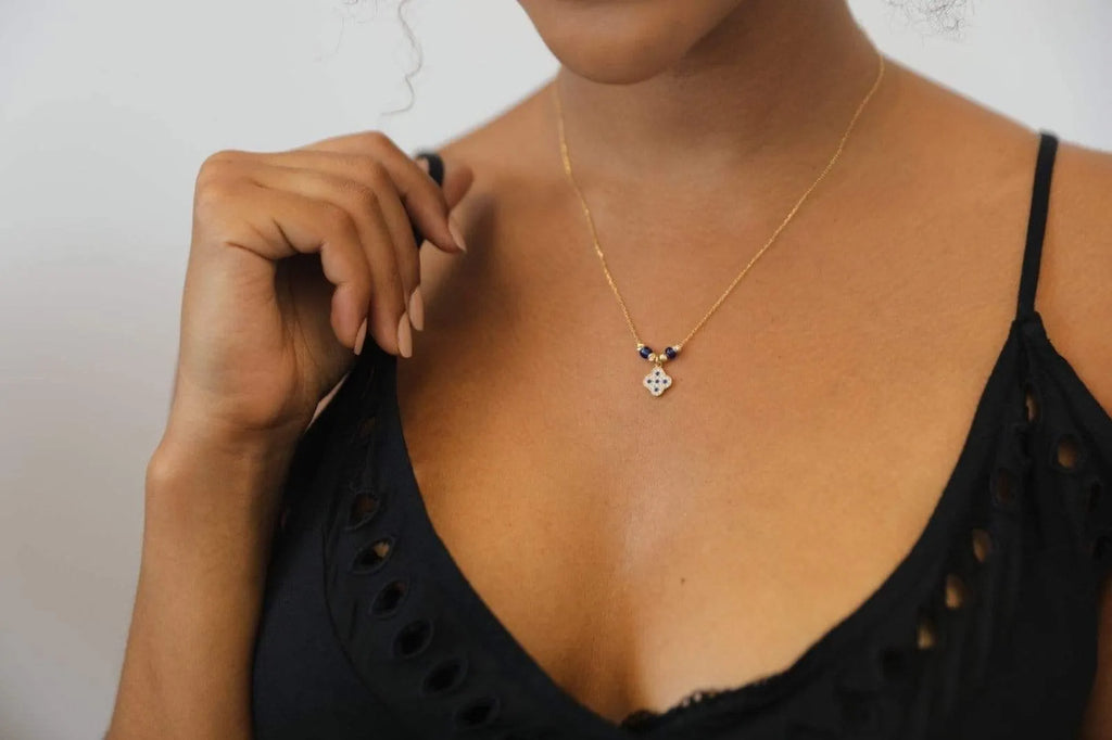 Eternal Roses® Clover Pave Necklace in Sapphire