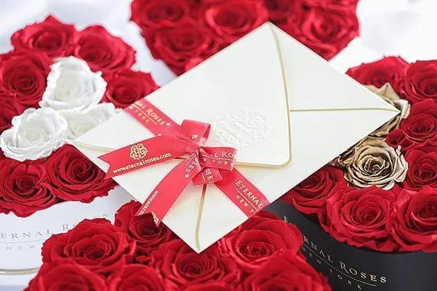 Eternal Roses® Gift Box Chelsea Eternal Rose Gift Box