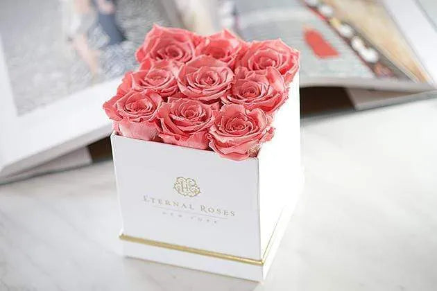 Eternal Roses® Gift Box Lennox Large Eternal Rose Gift Box