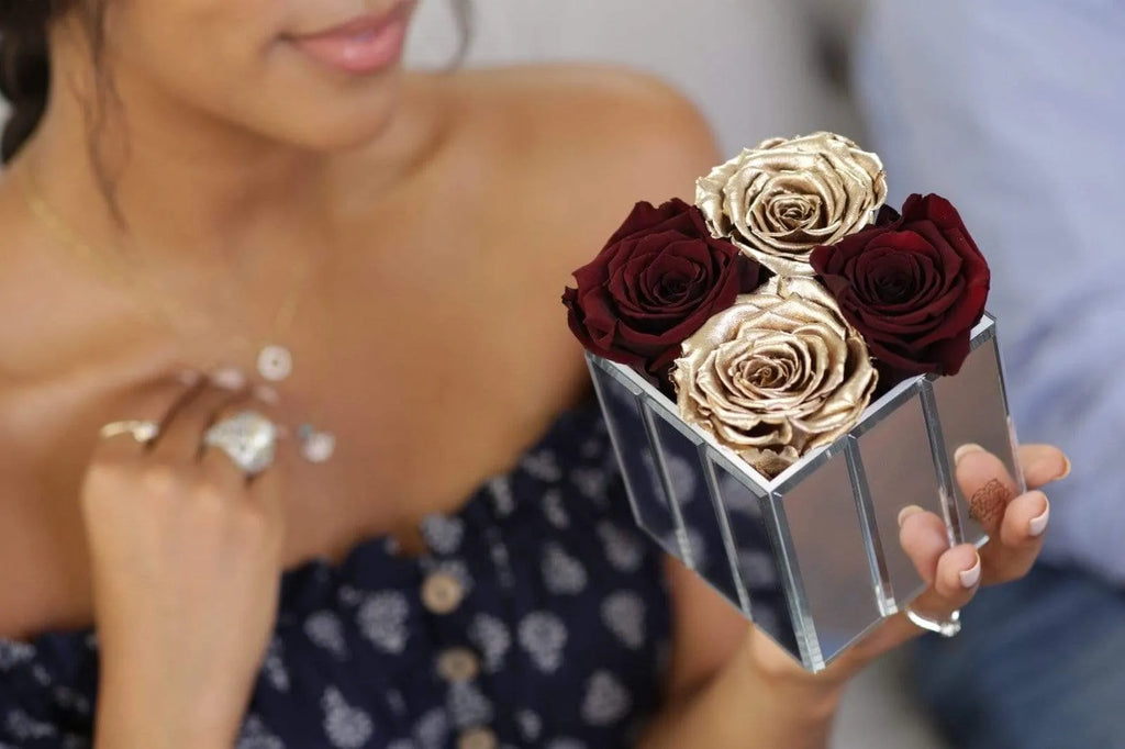 Eternal Roses® Gift Box Lexington Small Forever Roses Gift Box