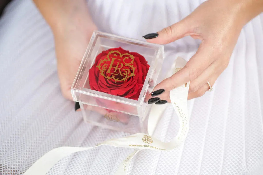 Eternal Roses® Gift Box Madison Mini Roses Gift Box