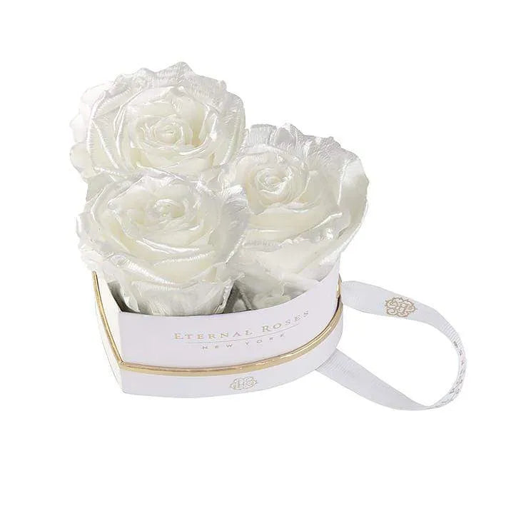 Eternal Roses® Gift Box White / Pearly White Mini Chelsea Gift Box
