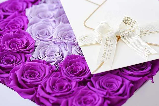 Eternal Roses® Lennox Grand Amore Gift Box