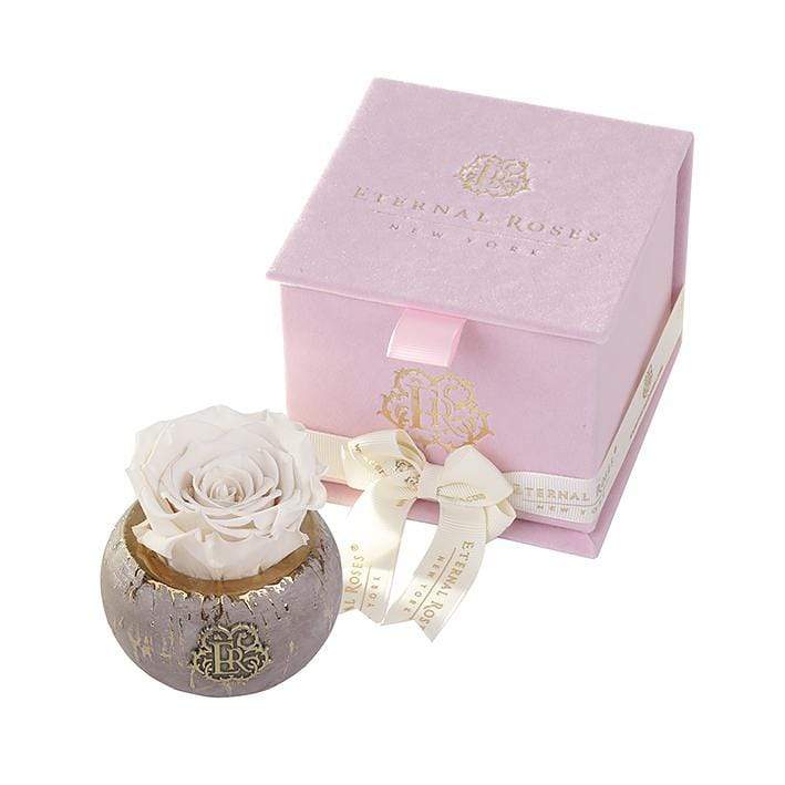 Eternal Roses® Centerpiece Pearl Tiffany Soft Pink Velvet Gift Box